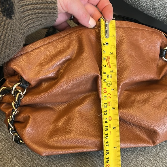 Kensie camel and black cross body bag - Picture 11 of 12